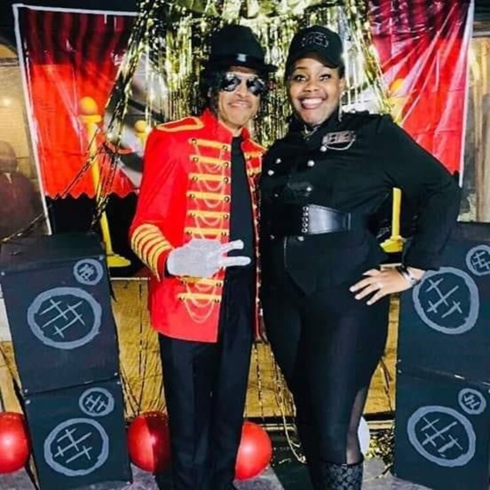 Meet your Posher, Felix